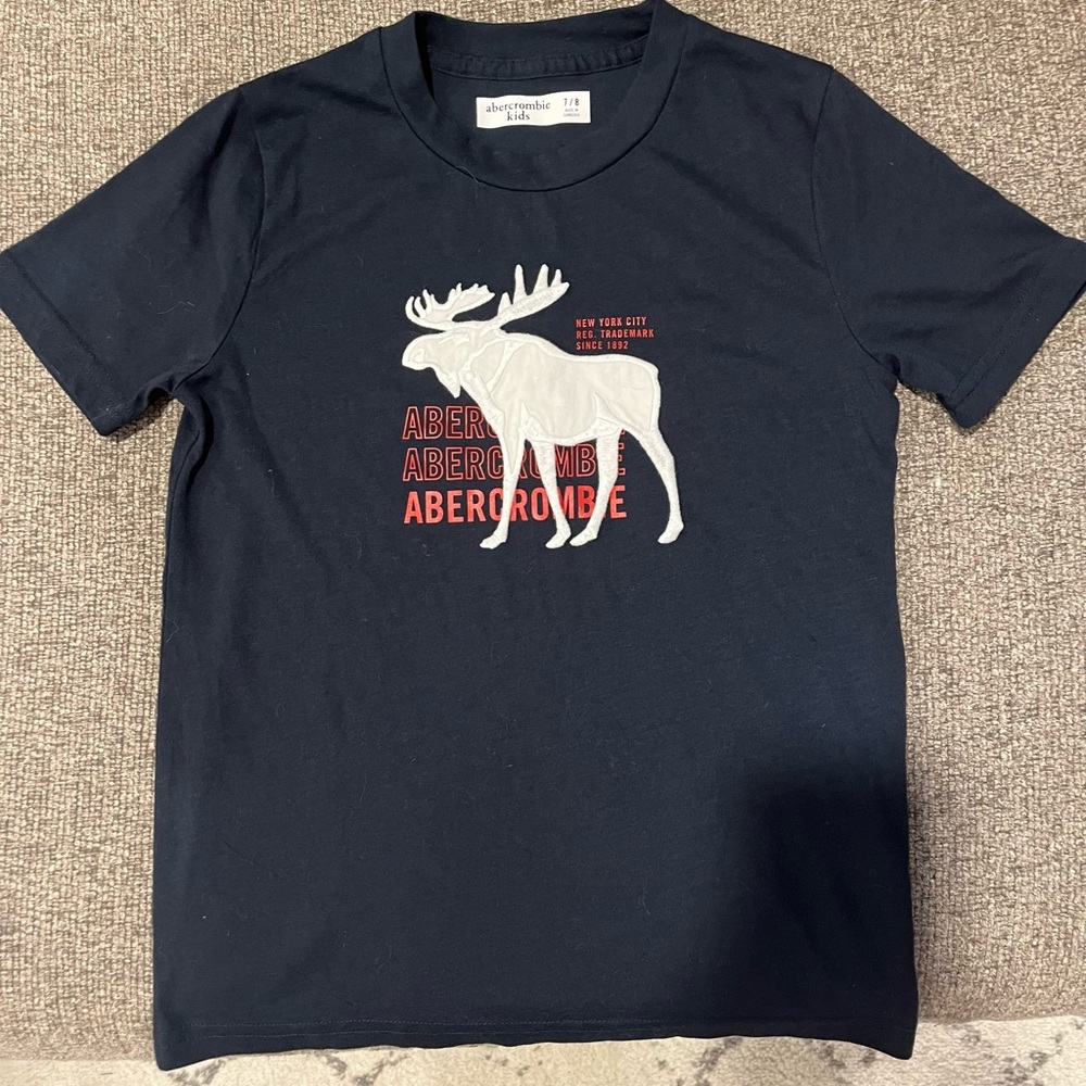 Boys Abercrombie navy t shirt with embroidery. Size 7/8.